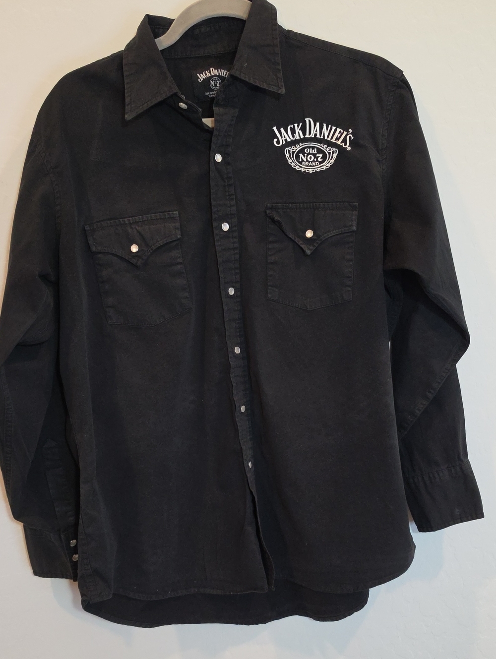 Jack Daniels Men's Size Large Black Embrodiered Long Sleeve Pearl Snap Shirt